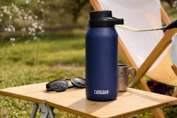 Camelbak chut mag 40 oz stainless steel water bottle