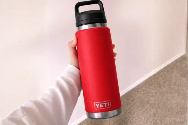Yeti Rambler 26 oz stainless steel water bottle