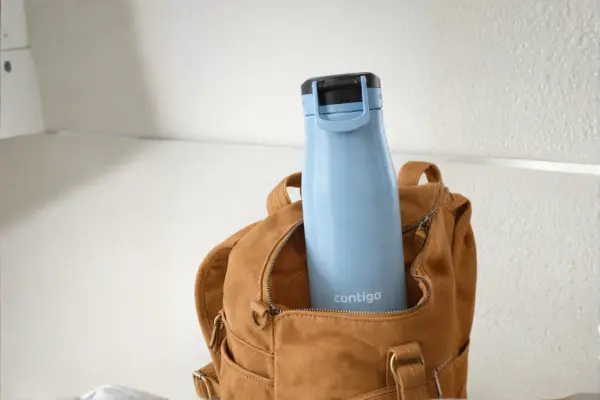 Contigo 32 oz glacier color stainless steel bottle